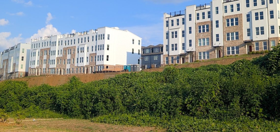 Skylar townhome-style condos taking shape above the Southside BeltLine in Chosewood Park